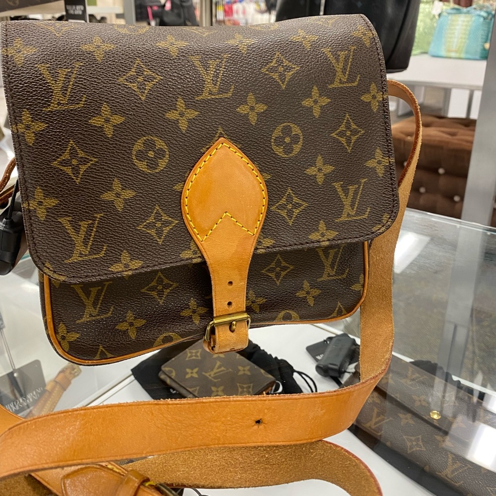 Louis Vuitton Shoulder bag
